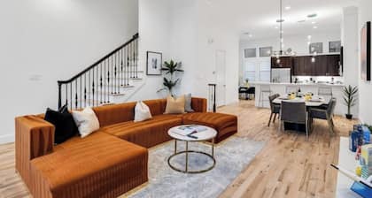 Downtown~3 Bedroom Ensuite~Walkscore 88~Convention