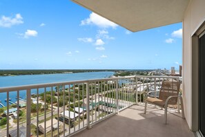 Property grounds - Luxury Corner Condo  3 Pools, Lazy River.  Amazing Views. Free Daily Activities! (Gulf Shores)