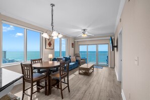 Smart TV - Luxury Corner Condo  3 Pools, Lazy River.  Amazing Views. Free Daily Activities! (Gulf Shores)