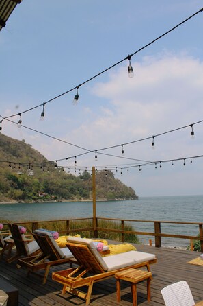 Front of property - Ati Hostel & Beach Club  (San Marcos La Laguna)