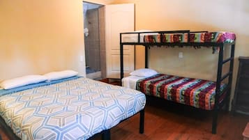 Kamar Keluarga, balkon | Wi-Fi gratis dan seprai linen