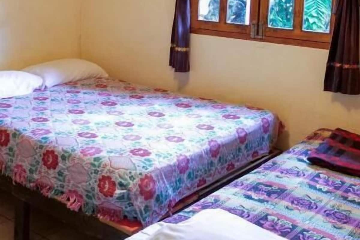 Comfort Room | 1 bedroom, free WiFi, bed sheets