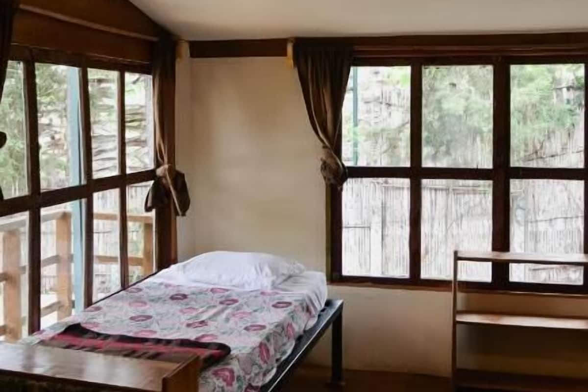 Family Room | 1 bedroom, free WiFi, bed sheets