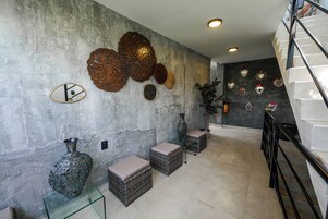 Premium Room | Egyptian cotton sheets, premium bedding, down comforters, in-room safe