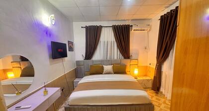 Affordable Luxury 2 Bedroom Apartment for short and Long stays