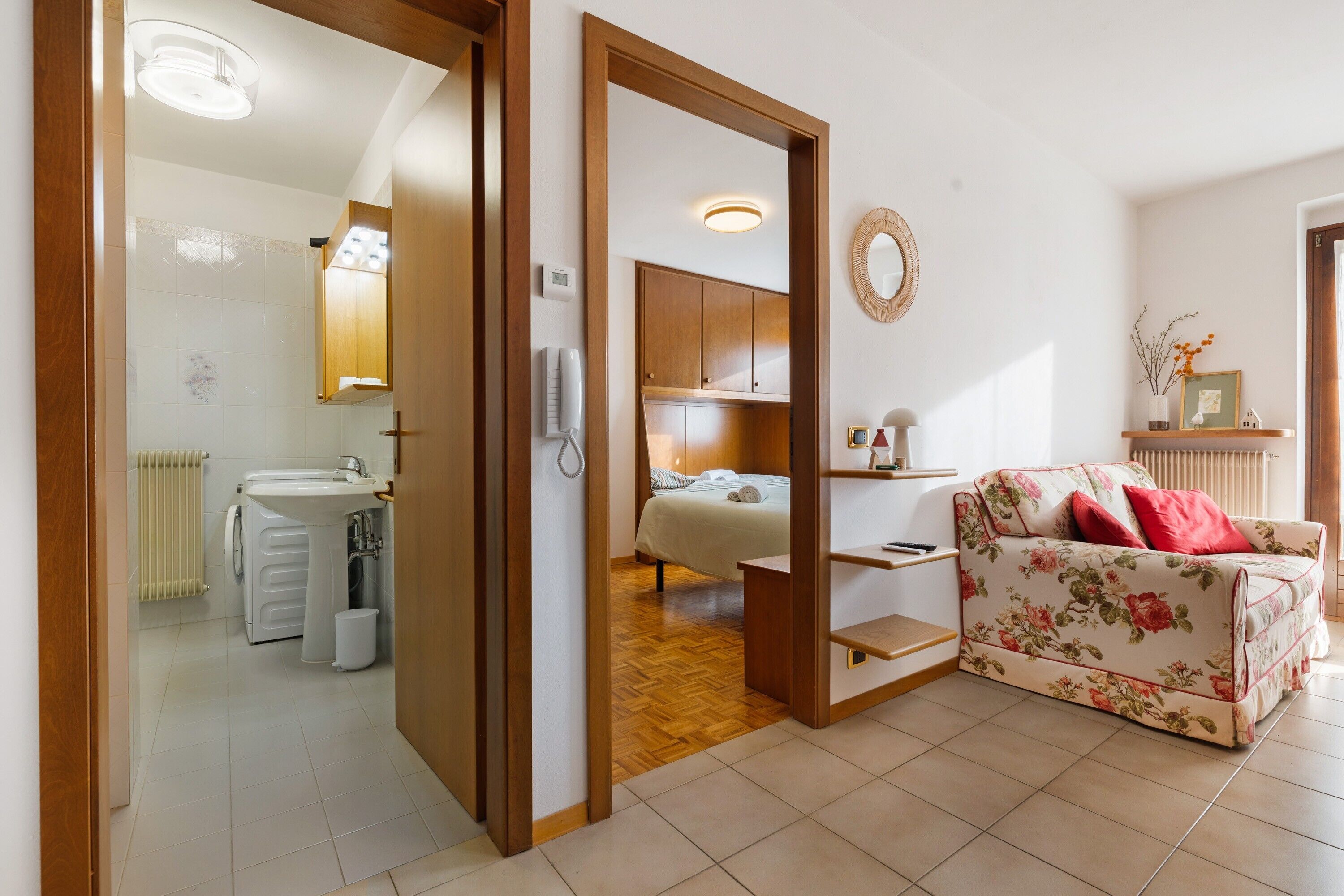 1 slaapkamer, een strijkplank/strijkijzer, gratis wifi, beddengoed