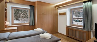 Guest House 'Canazei' 200 m from the Canazei Cable Car with Mountain Views