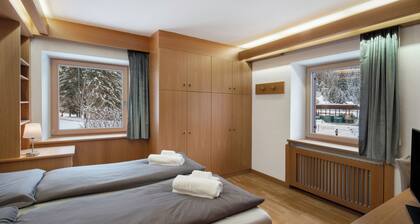 Guest House 'Canazei' 200 m from the Canazei Cable Car with Mountain Views