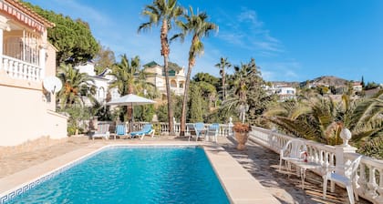 Villa 'Kalle' with Sea View, Wi-Fi and Air Conditioning