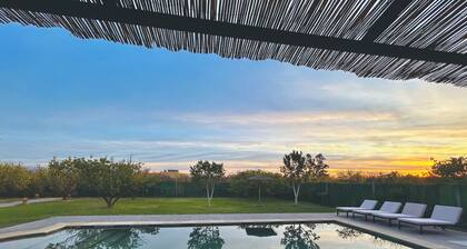 Villa piscine privée, vue superbe, proche centre