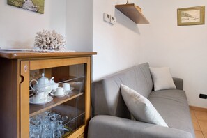 TV - Holiday Home 'Oasi Alpina' with Mountain View, Private Garden and Terrace (Ardenno)