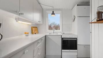 Réfrigérateur, four, plaque de cuisson, lave-vaisselle