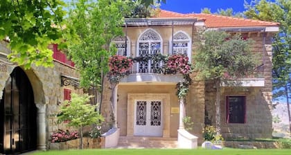 Laklouk 1808 lodge by Hansa