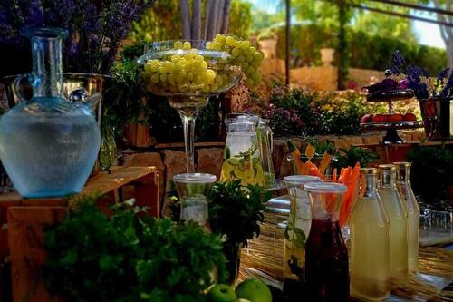 Buffet déjeuner gratuit tous les jours