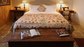 Habitación doble superior, baño privado, vistas al jardín | Ropa de cama de alta calidad y edredones de plumas