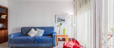 Télévision, lecteur de DVD, chaîne hi-fi