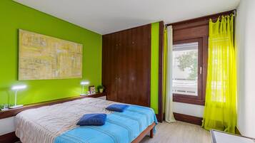 1 chambre, fer et planche Ă repasser, draps fournis