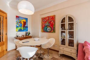 Dining - Apartment 'Setúbal Dreams' with Sea View, Private Garden and Wi-Fi (Setúbal)