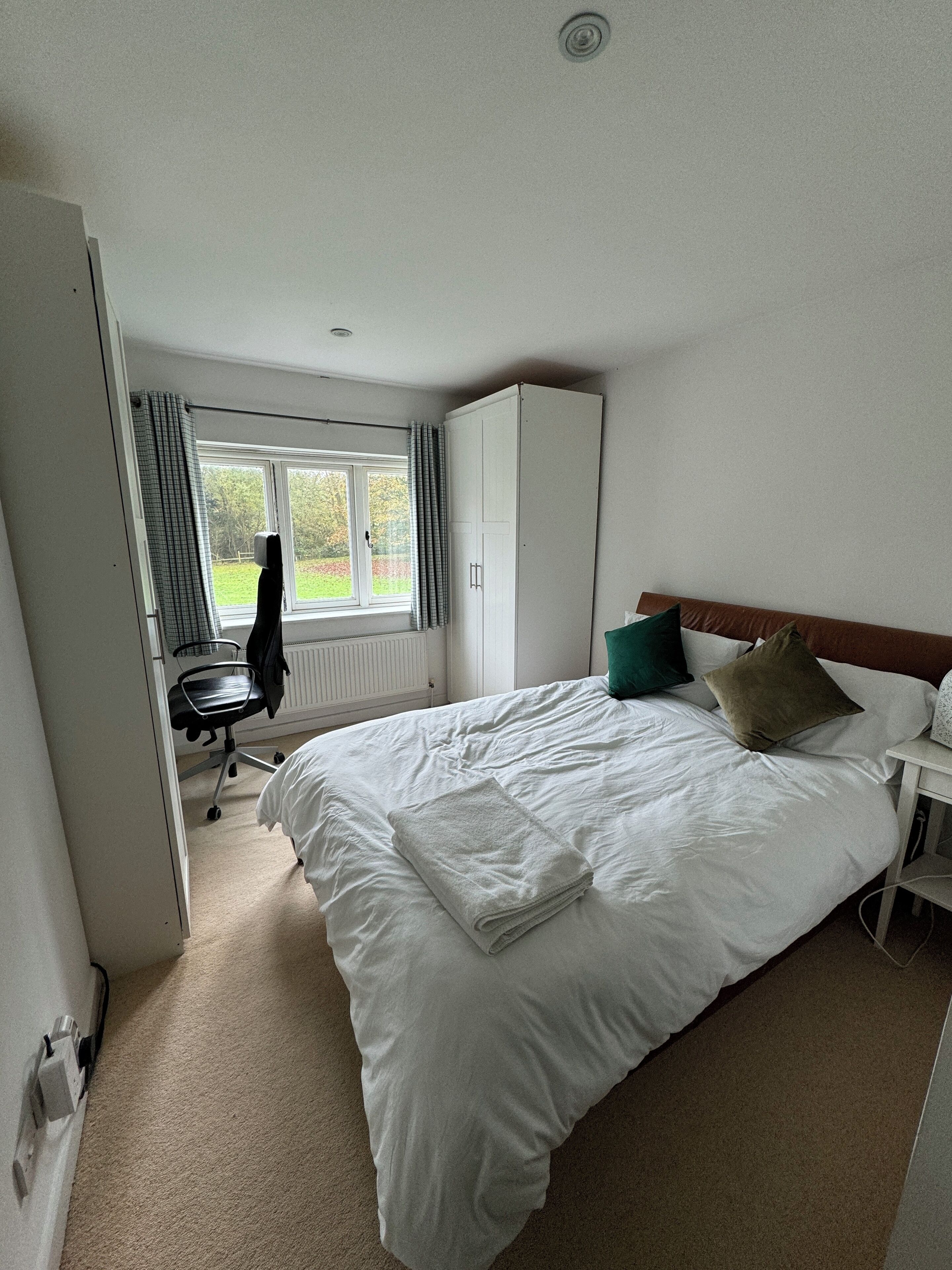 4 soverom, wi-fi (inkludert) og sengetøy