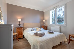 2 chambres, fer et planche à repasser, Wi-Fi gratuit, draps fournis