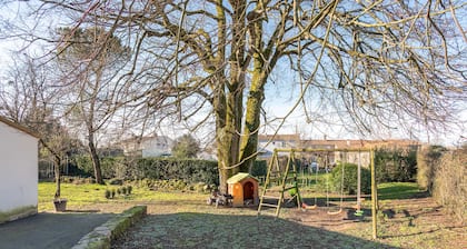 Holiday Home 'Petite Maison' with Private Garden and Wi-Fi