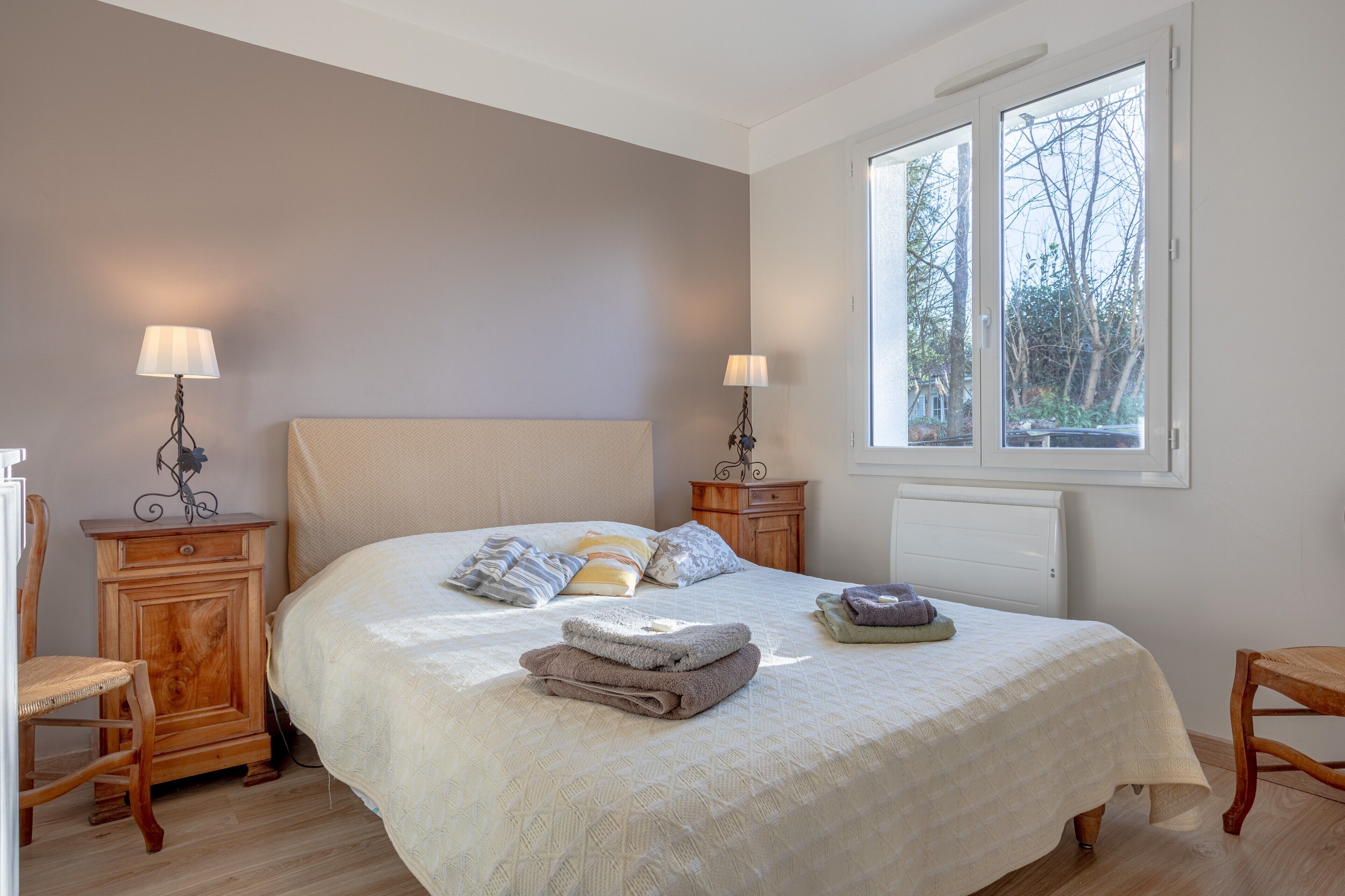 2 makuuhuonetta, silitysrauta/-lauta, ilmainen Wi-Fi, vuodevaatteet