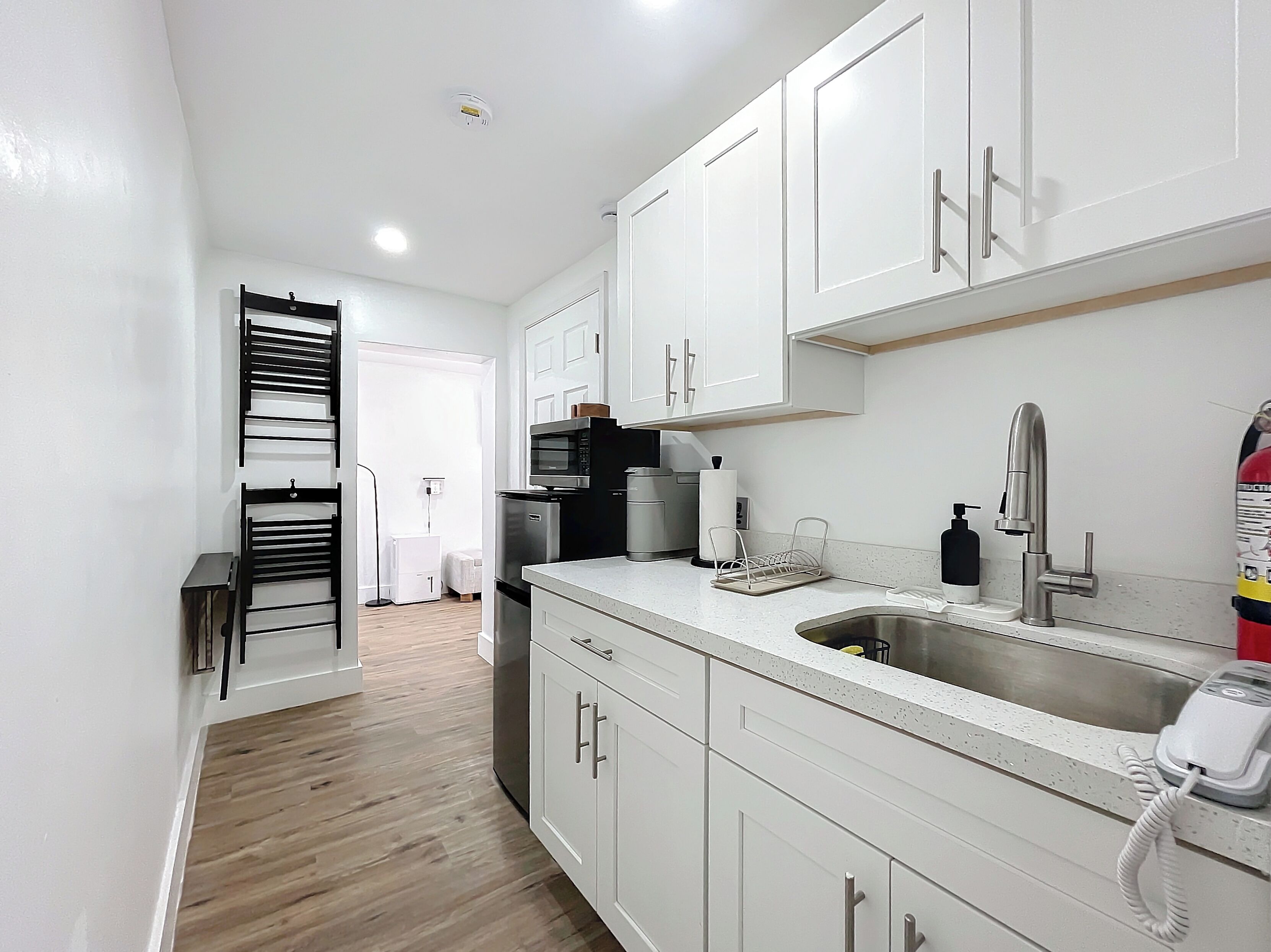 冰箱、微波炉、茶具/咖啡用具、厨具/餐具