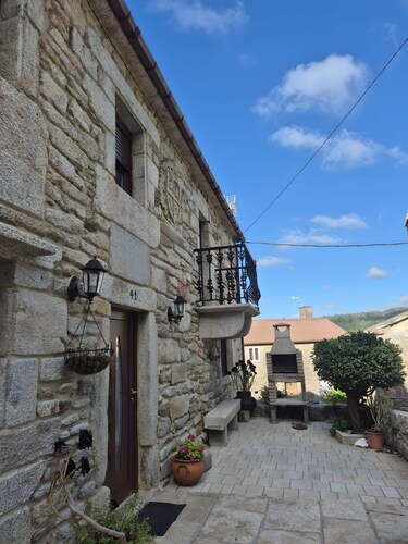 Country House 'Fidalgo' with Mountain View, Private Terrace and Wi-Fi