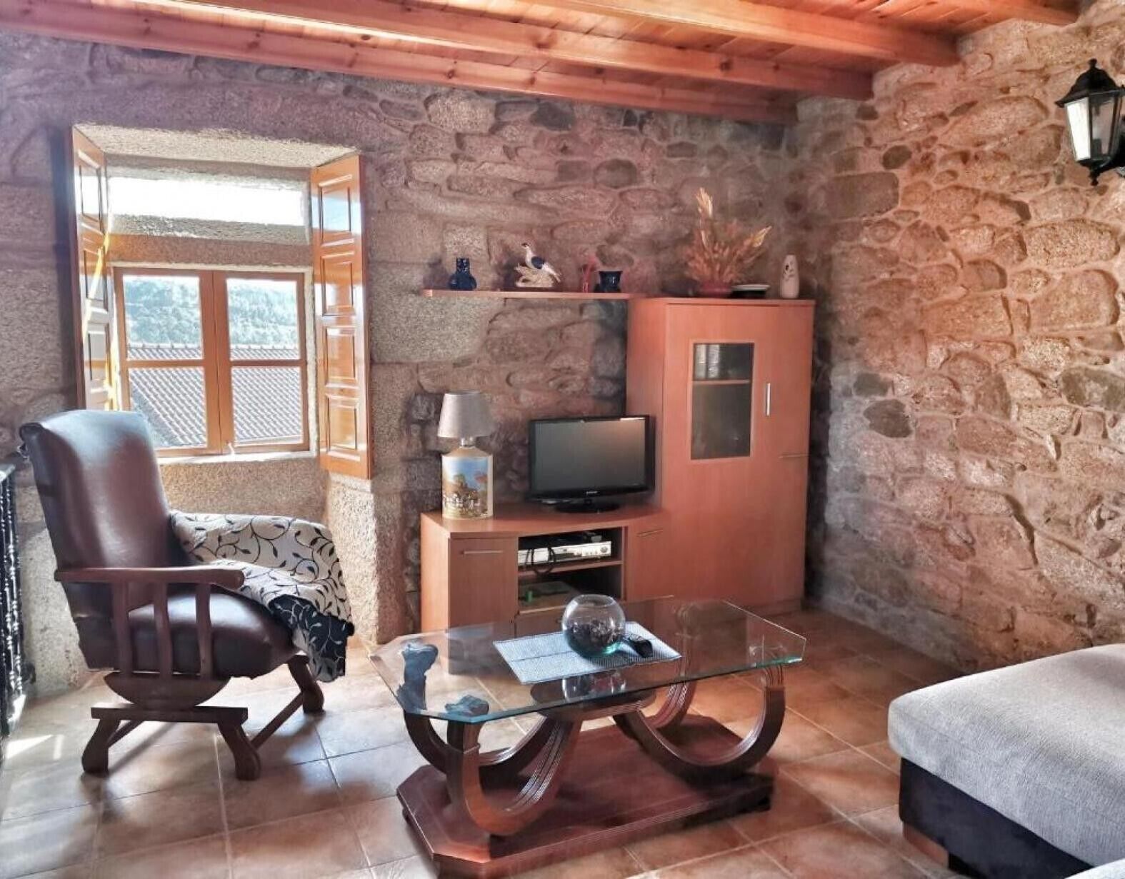 Télévision, cheminée