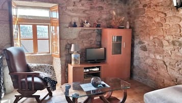 Télévision, cheminée