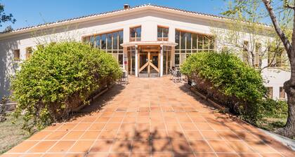 Country House 'Cabañas 4' with Mountain View, Shared Pool and Wi-Fi