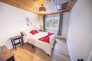 5 bedrooms, free WiFi, bed sheets