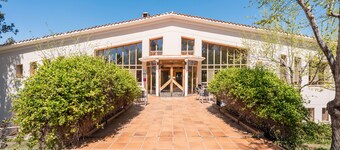 Country House 'Cabañas Rusticas 6' with Mountain View, Shared Pool and Wi-Fi