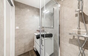 Douche, sèche-cheveux