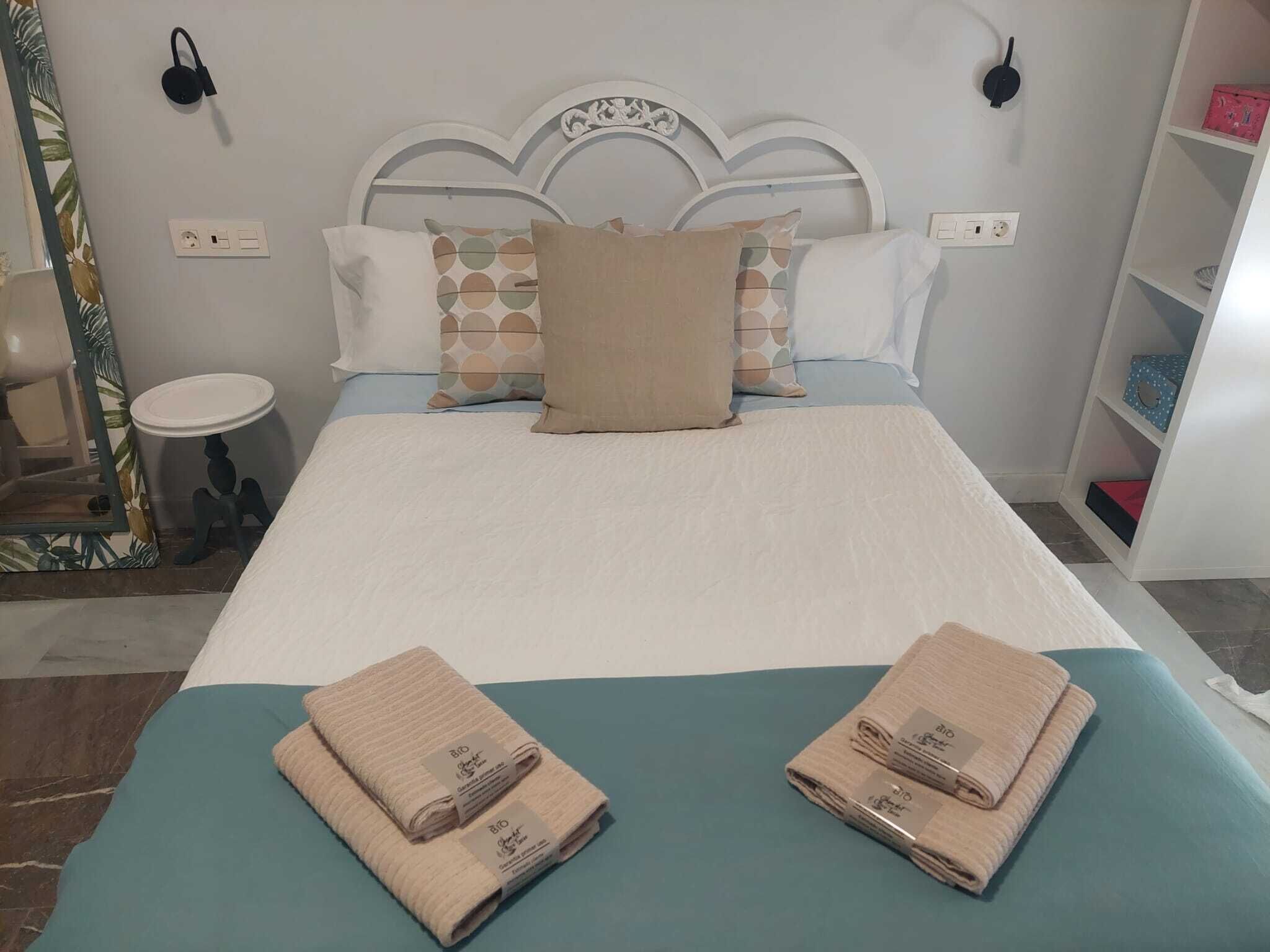 4 slaapkamers, een strijkplank/strijkijzer, gratis wifi, beddengoed