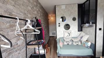 1 chambre, fer et planche à repasser, Wi-Fi gratuit