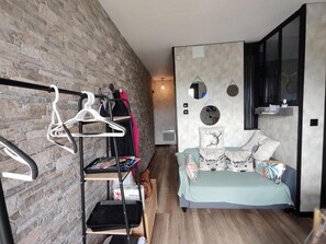 1 bedroom, iron/ironing board, free WiFi