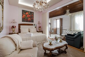 1 bedroom, iron/ironing board, free WiFi, bed sheets - Deluxe Suite Room with Private Garden (Guimarães)