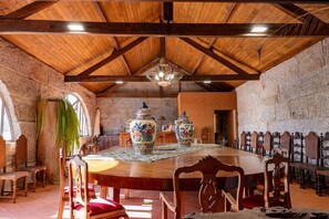 Dining - Deluxe Suite Room with Private Garden (Guimarães)