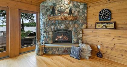 Woodsy Waterfront Retreat on Gorgeous Balsam Lake