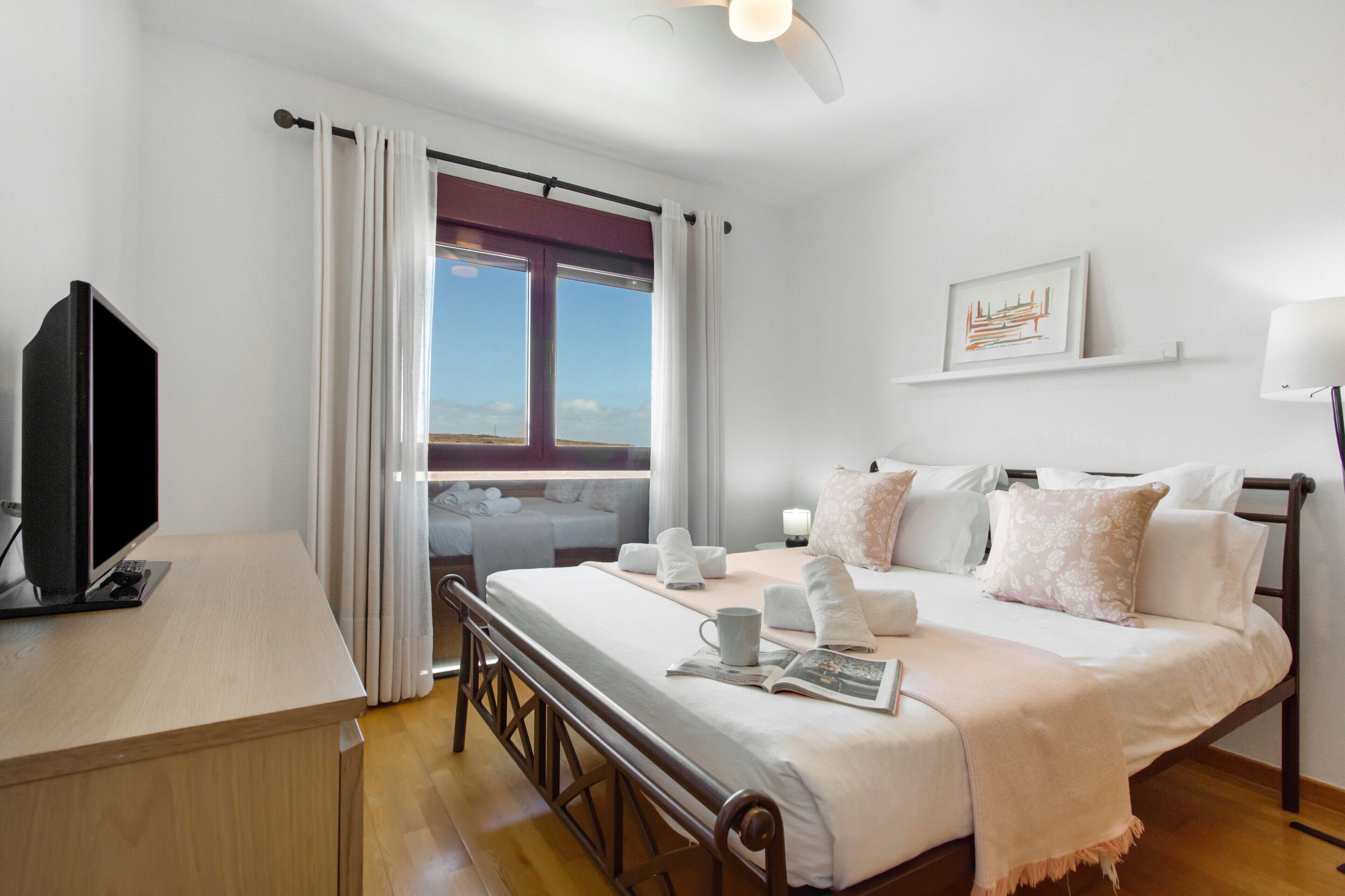 2 makuuhuonetta, silitysrauta/-lauta, ilmainen Wi-Fi, vuodevaatteet