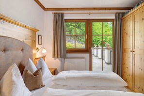 1 bedroom, free WiFi, bed sheets - Apartment 'Emmerich Holzknecht' with Mountain View, Private Terrace and Wi-Fi (Fié allo Sciliar)