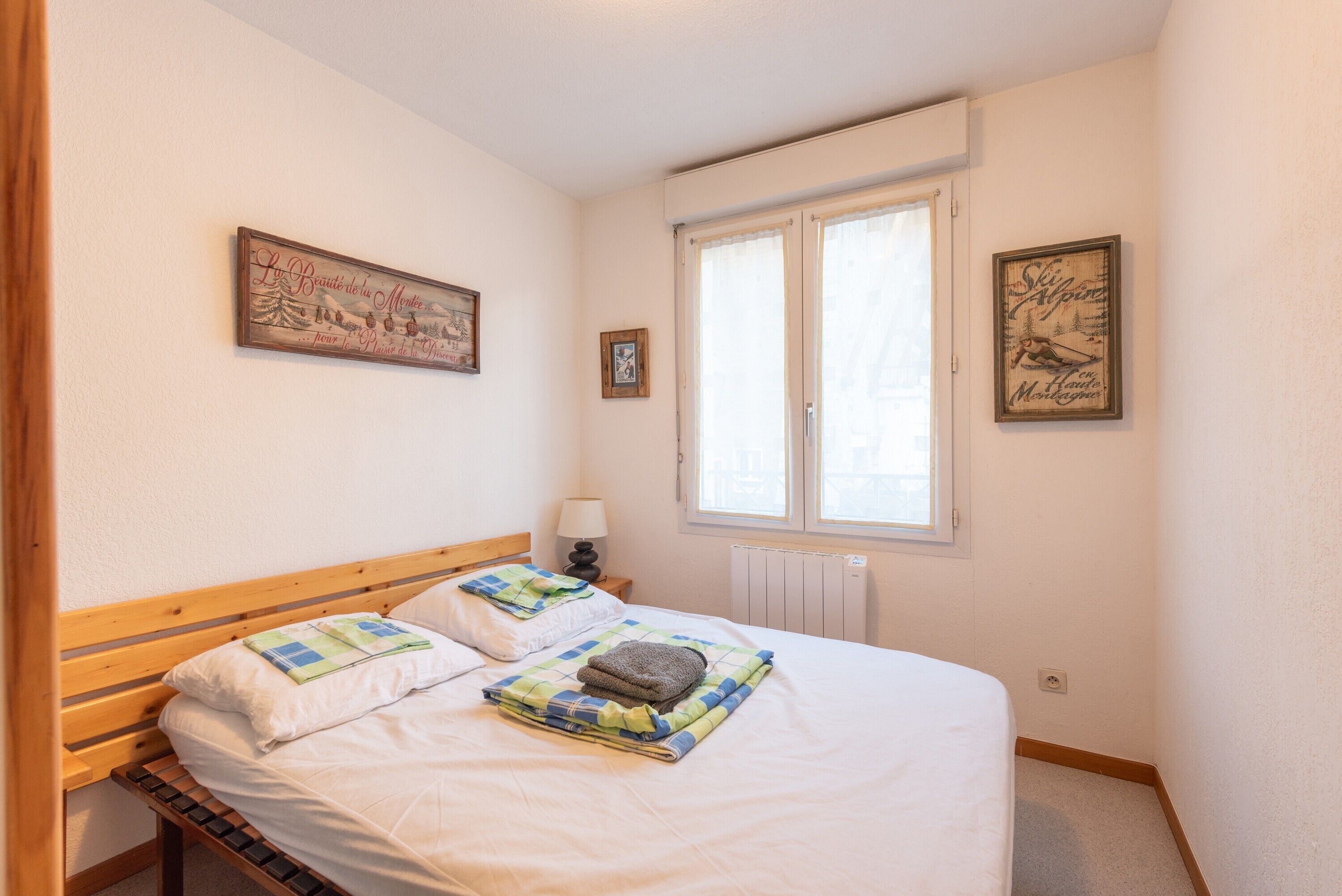 1 室のベッドルーム、アイロン / アイロン台、WiFi (無料)、ベッドシーツ