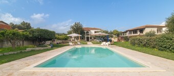Room 'Perla' with Shared Pool, Wi-Fi and Air Conditioning