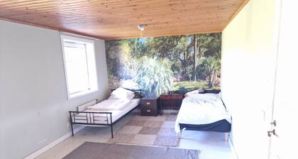 Forget everyday worries in this peaceful accommodation in a rural location: Timmerhuset.