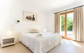 4 soverom, strykejern/-brett, wi-fi (inkludert) og sengetøy