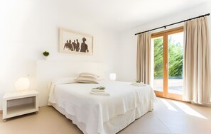 4 soverom, strykejern/-brett, wi-fi (inkludert) og sengetøy