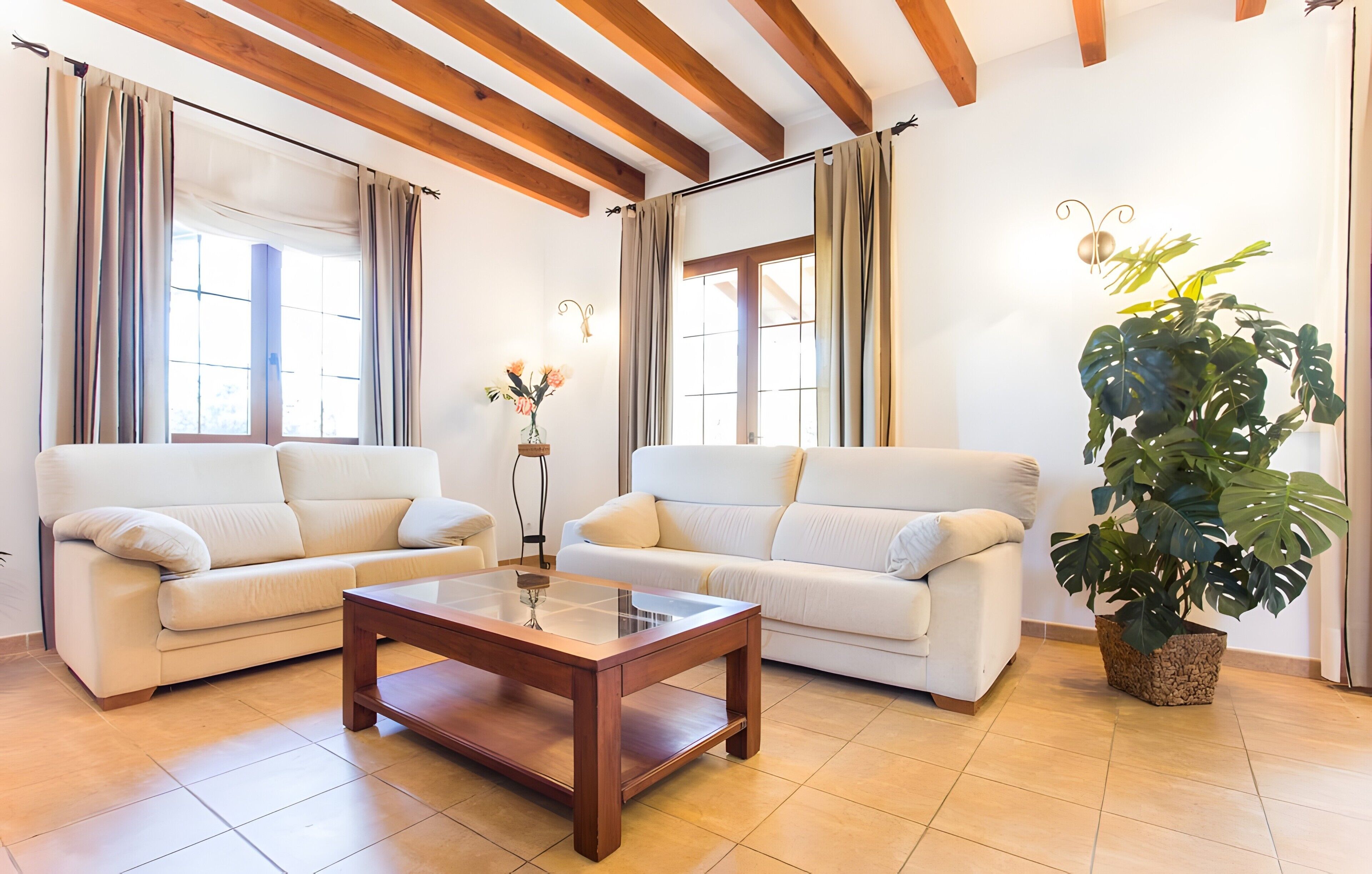 Télévision, lecteur de DVD, chaîne hi-fi