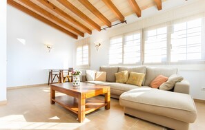 TV, DVD player, stereo - Country House 'Port Verd Ref 06' with Private Pool, Private Terrace and Wi-Fi (Cala Bona)