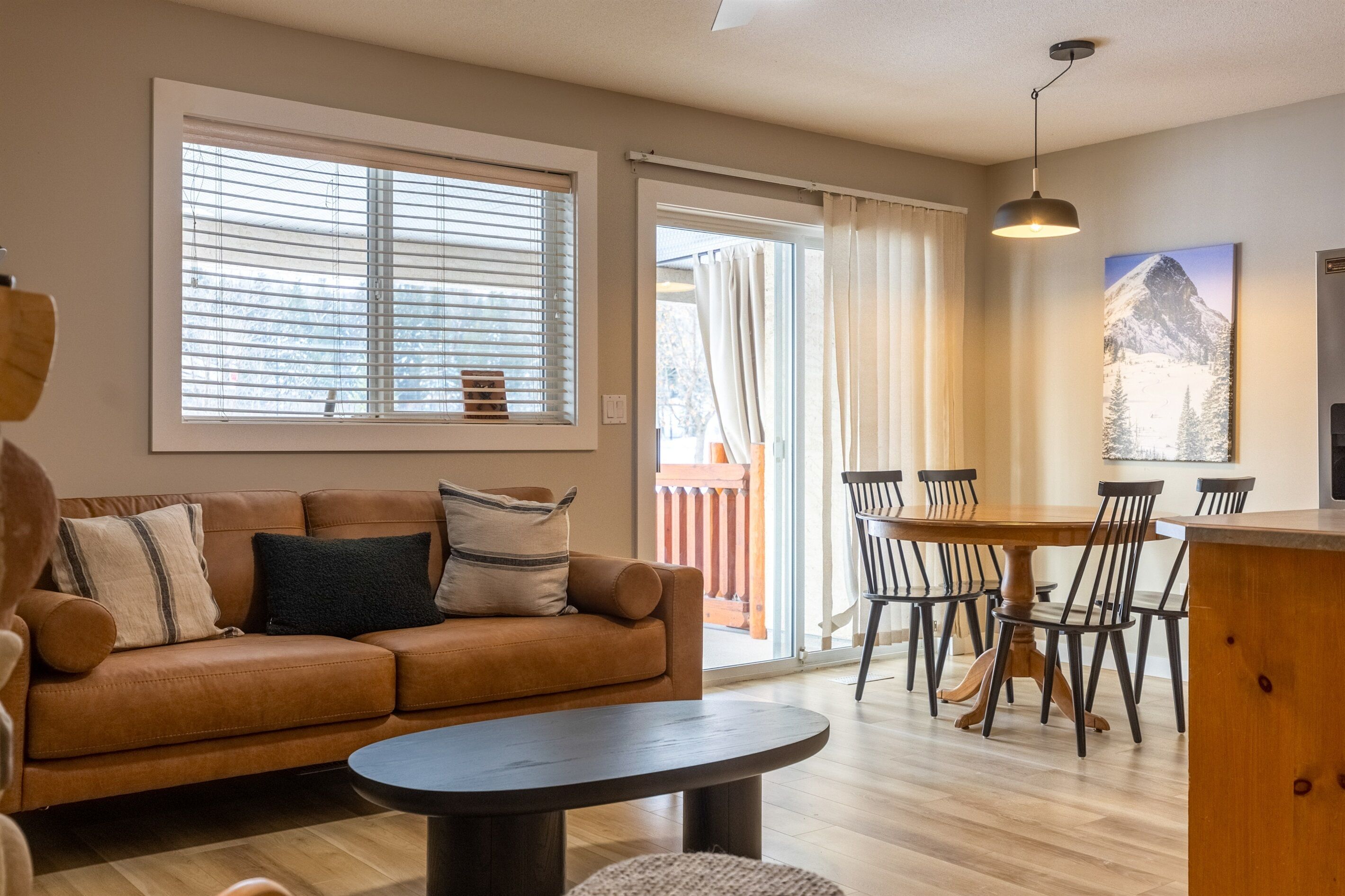 Newly Renovated 3 Bedroom L Sleeps 8 - Fernie